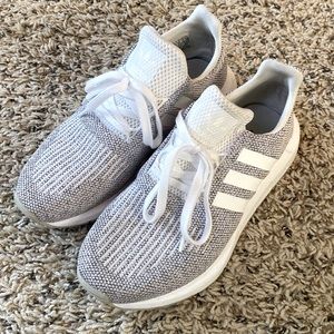 Adidas swift run shoes. Mens 5/Womens 6.